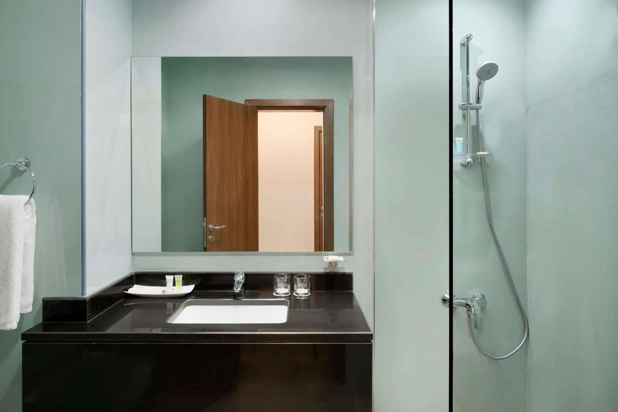 Ramada Encore Al Khobar Olaya Экстерьер фото